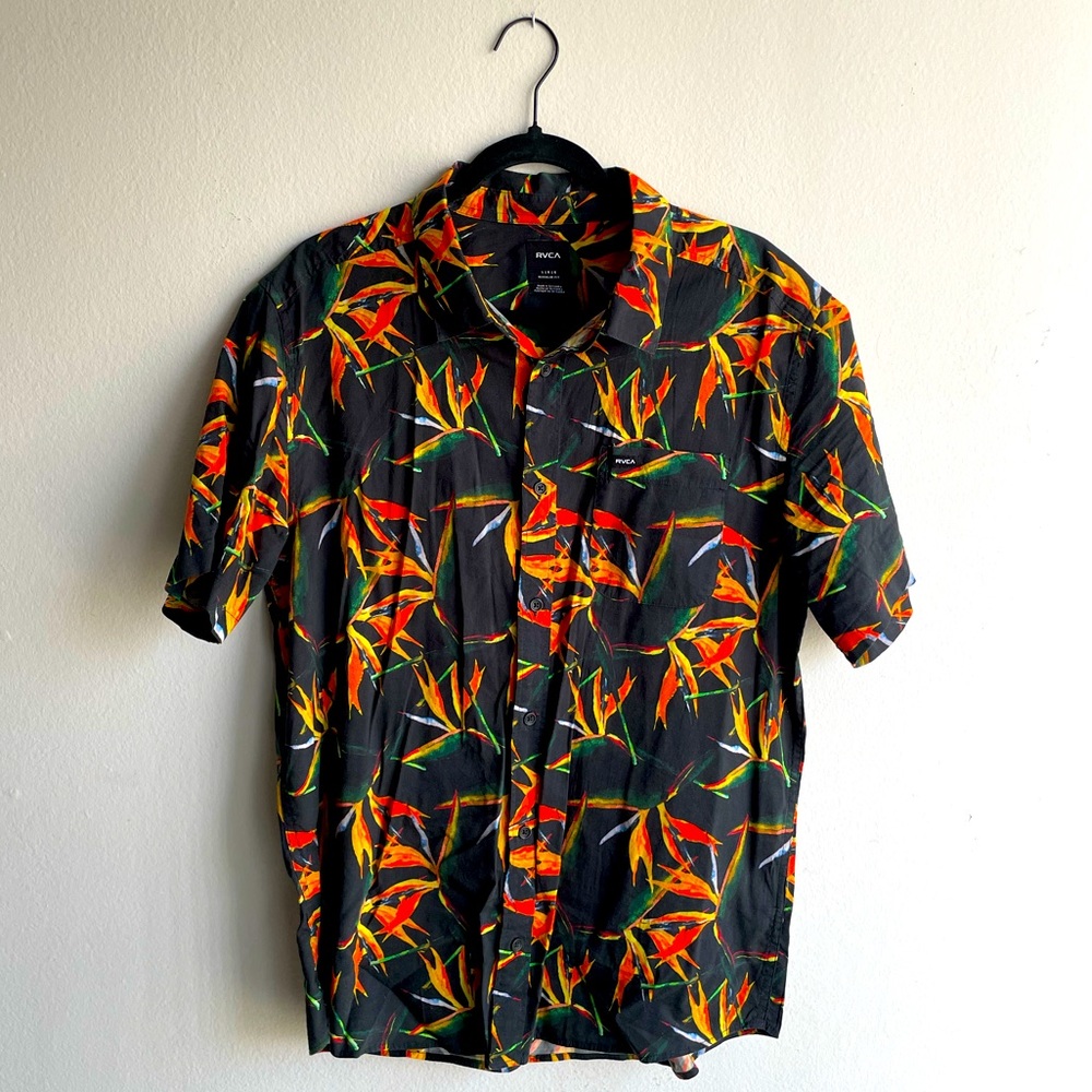 RVCA Men’s Patterned Birds of Paradise Short Sleeve Button Up